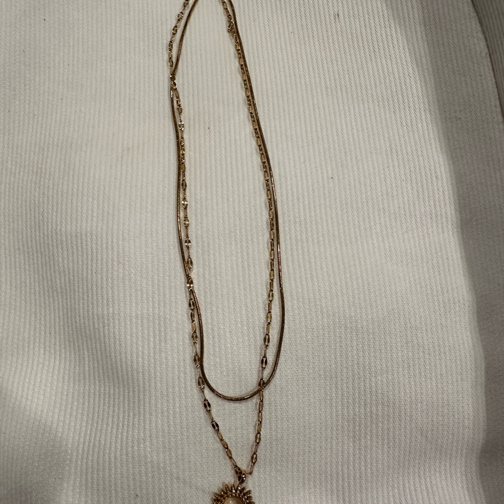 Elegant Gold Necklace